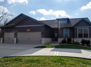 530 Glen Crossing Rd, Glen Carbon, IL