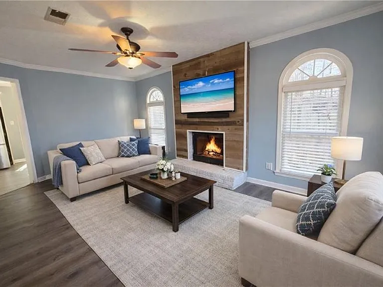 116 Crossroads Estates Dr — Photo 2