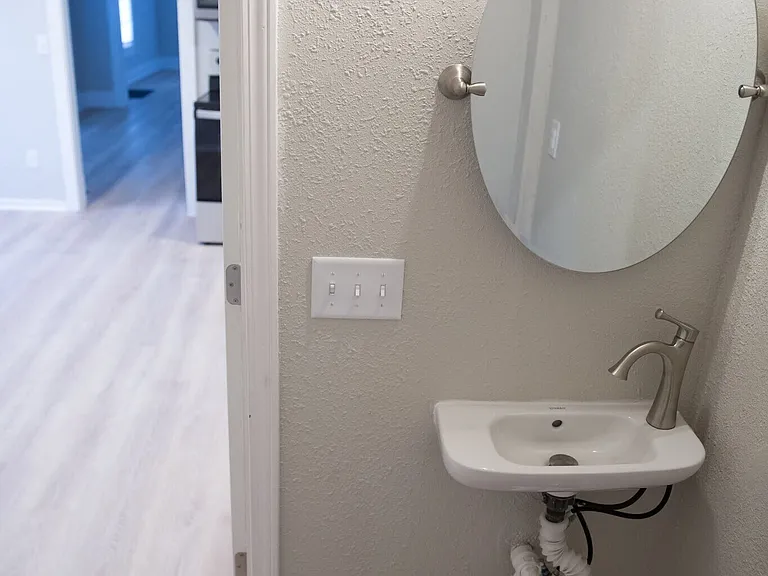 4052 Cornelius Ave — Photo 7