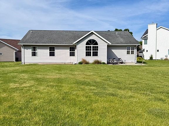 4th image of 2526 Hickory Cir