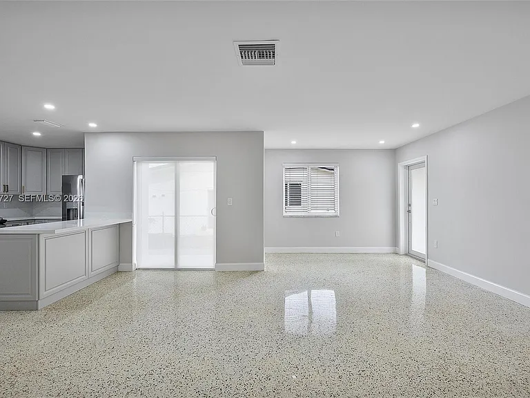 3820 SW 92nd Ave #3820 — Photo 6