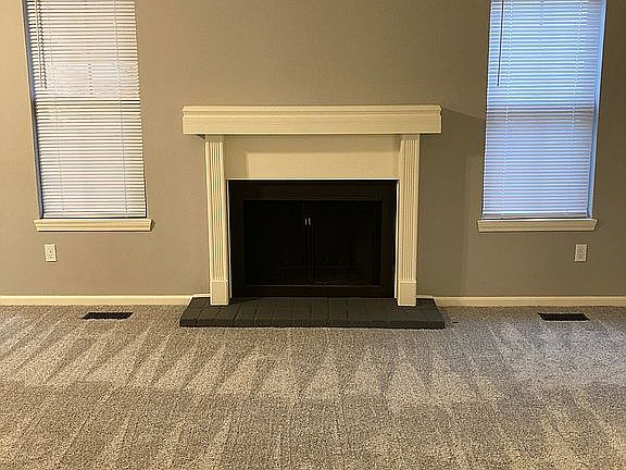 Family Room 
Fire Place