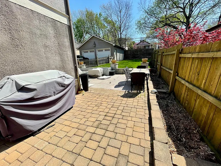 4233 Kenwood Ave — Photo 39