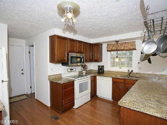 4th image of 14512 Kings Grant St