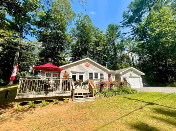 886 Muskoka 10 Rd, Huntsville, ON P0B 1L0
