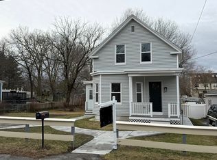 37 Stavely St, Lowell, MA 01852