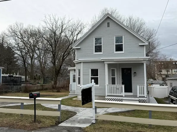 37 Stavely St, Lowell, MA 01852