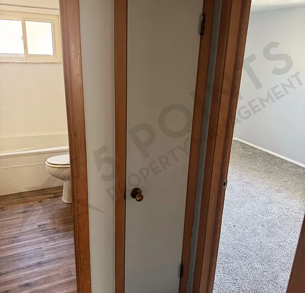 927 E 216th St #1 — Photo 26