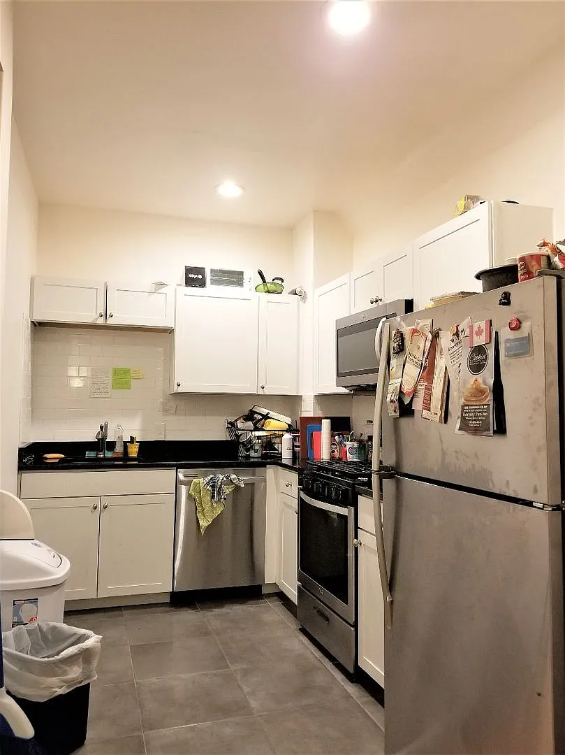Packard's Corner Location, Heat and Hot Water Included, Eat, in Kitchen, Laundry on a Site — Photo 2