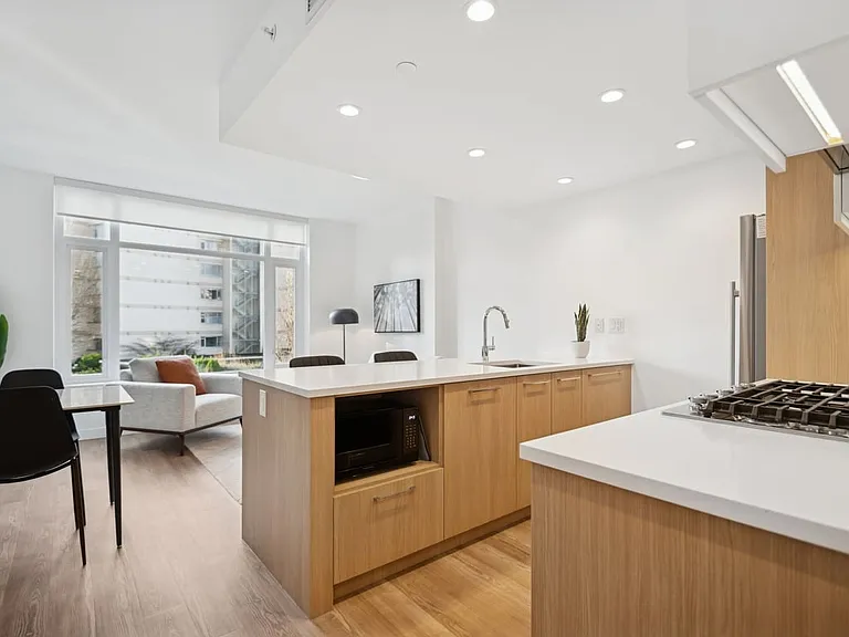 2100 Bellevue Ave #B-101 — Photo 37