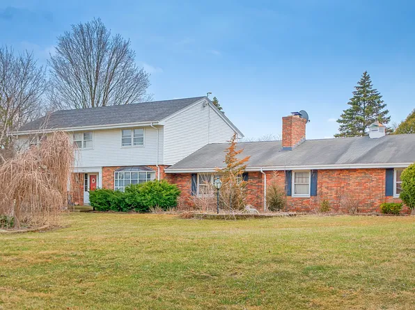 4915 W 3rd St, Winthrop Harbor, IL 60096