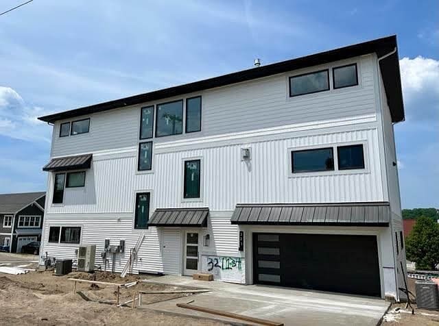 1st image of 321 S 1st St