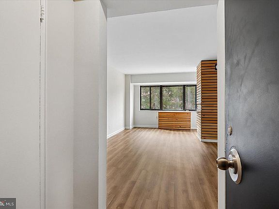 4th image of 3701 Connecticut Ave NW APT 237