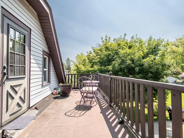 2905 E Whittaker Ave, Saint Francis, WI 53235