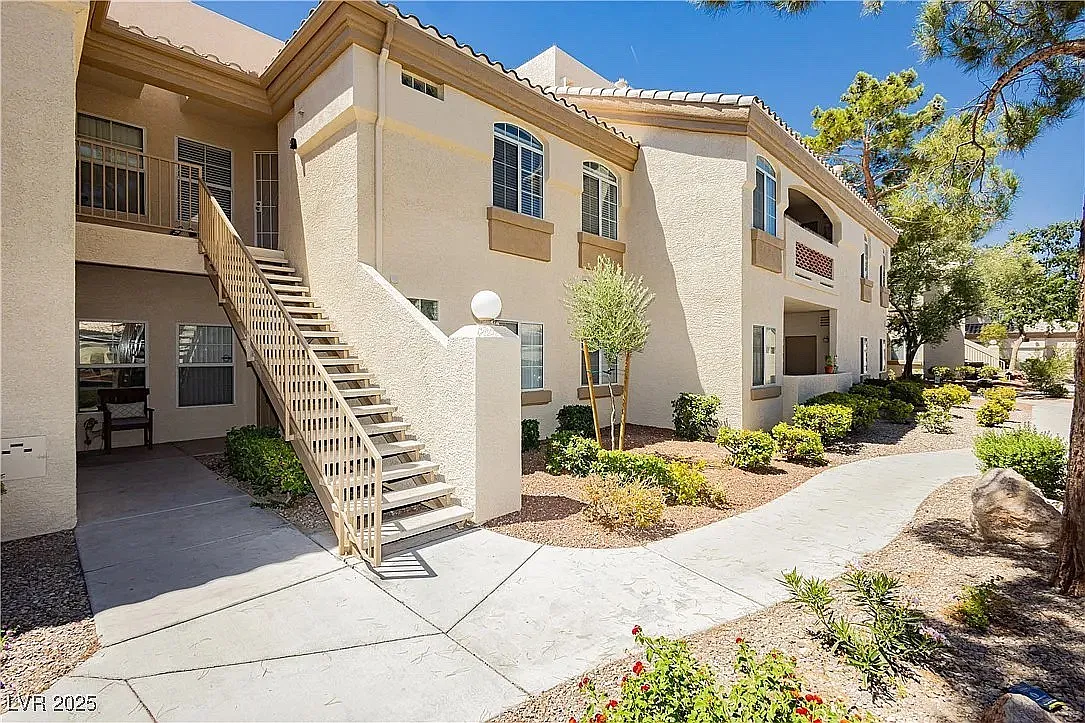 2 bed, 959 sqft, $1,850 — Photo 3