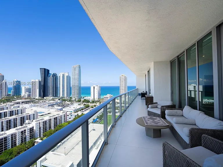 330 Sunny Isles Blvd #5-UPH03 — Photo 3
