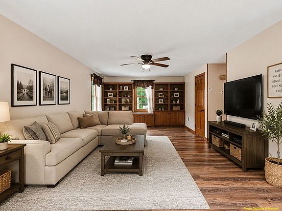 4th image of 28 Camile Rd