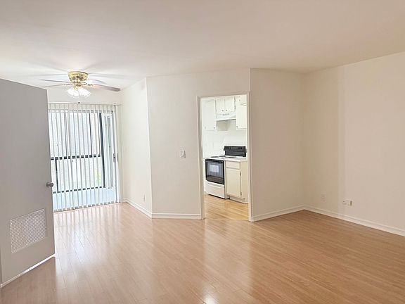 4th image of 331 S Ardmore Ave APT 221