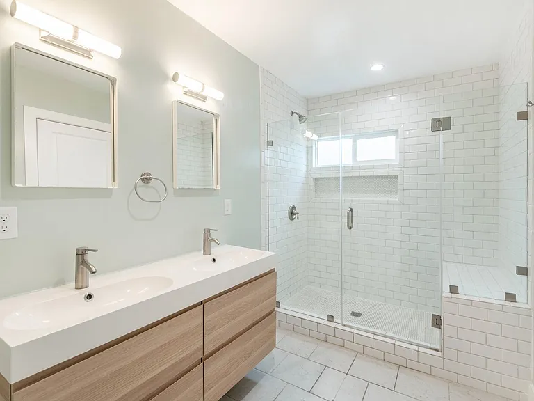 6633 Costello Ave — Photo 23