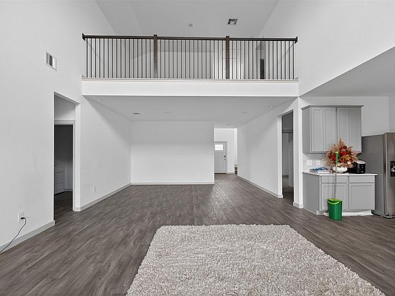 4th image of 6823 Amber Cliff Ln