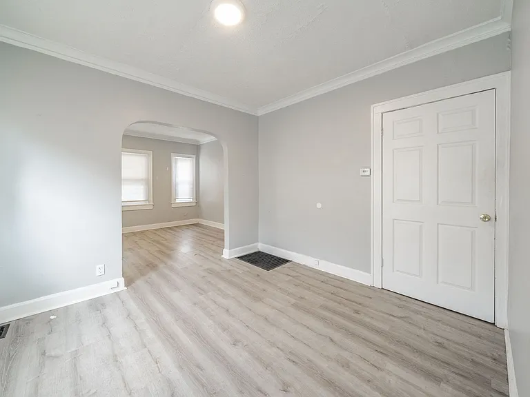 4031 Boulevard Pl — Photo 10