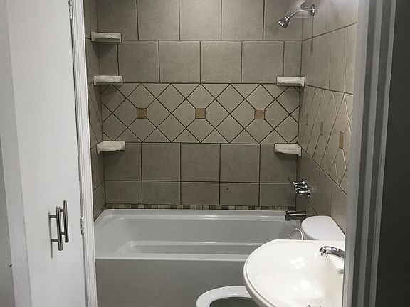 5th image of 191 Caldwell St
