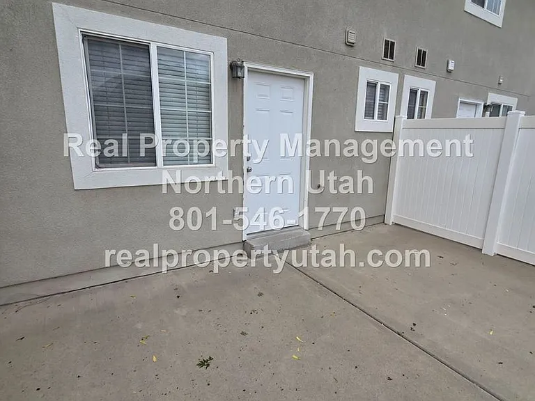 1241 E 6125 S — Photo 19