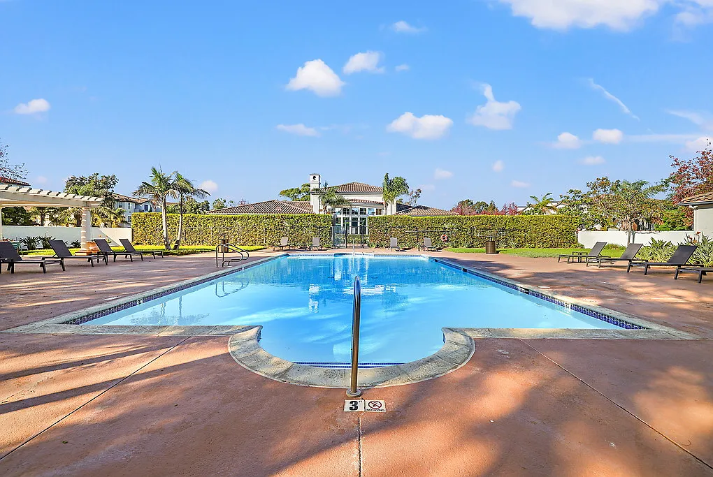 Tierra Vista — Photo 1