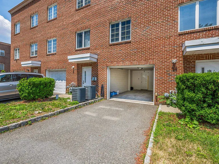 120 Garabrant St #1 — Photo 20