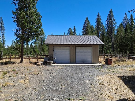 2nd image of 72921 Sun Mountain Rd