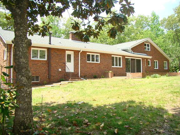 4th image of 42 Hillcrest Dr