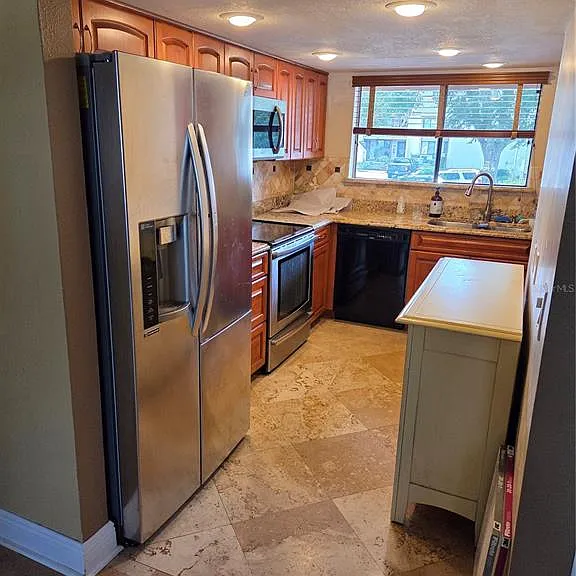 266 Orienta Point St — Photo 8