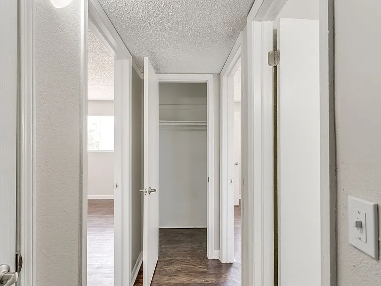 2400 Nottingham Way — Photo 15