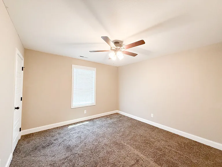 350 Dugger Dr — Photo 8