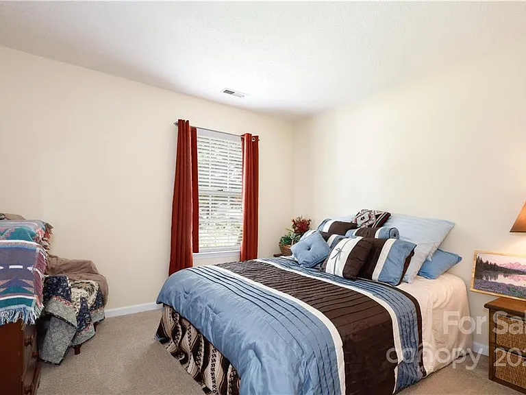 1st Single bedroom