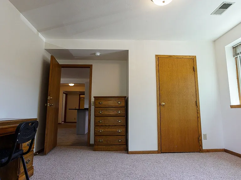 415 N Henry St — Photo 28