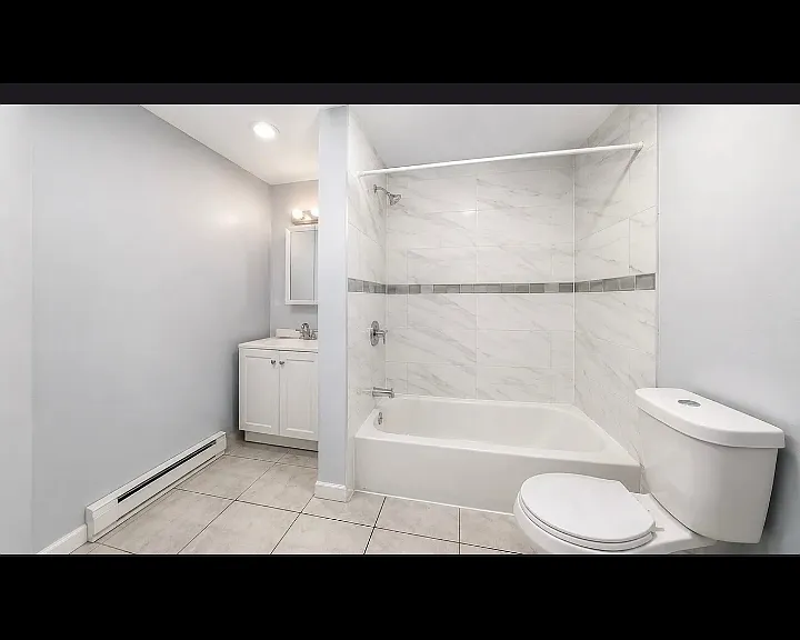 452 15th Ave #2L — Photo 2