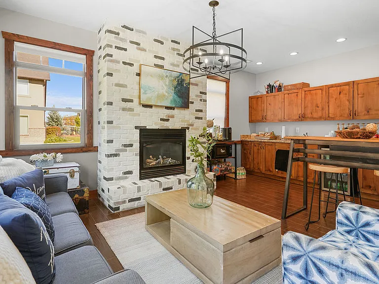 Logan Gateway Apartments — Photo 7