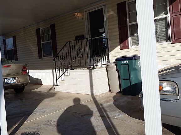 main enterance into trailer