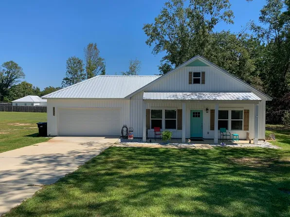 237 Grady Dr, Slocomb, AL 36375