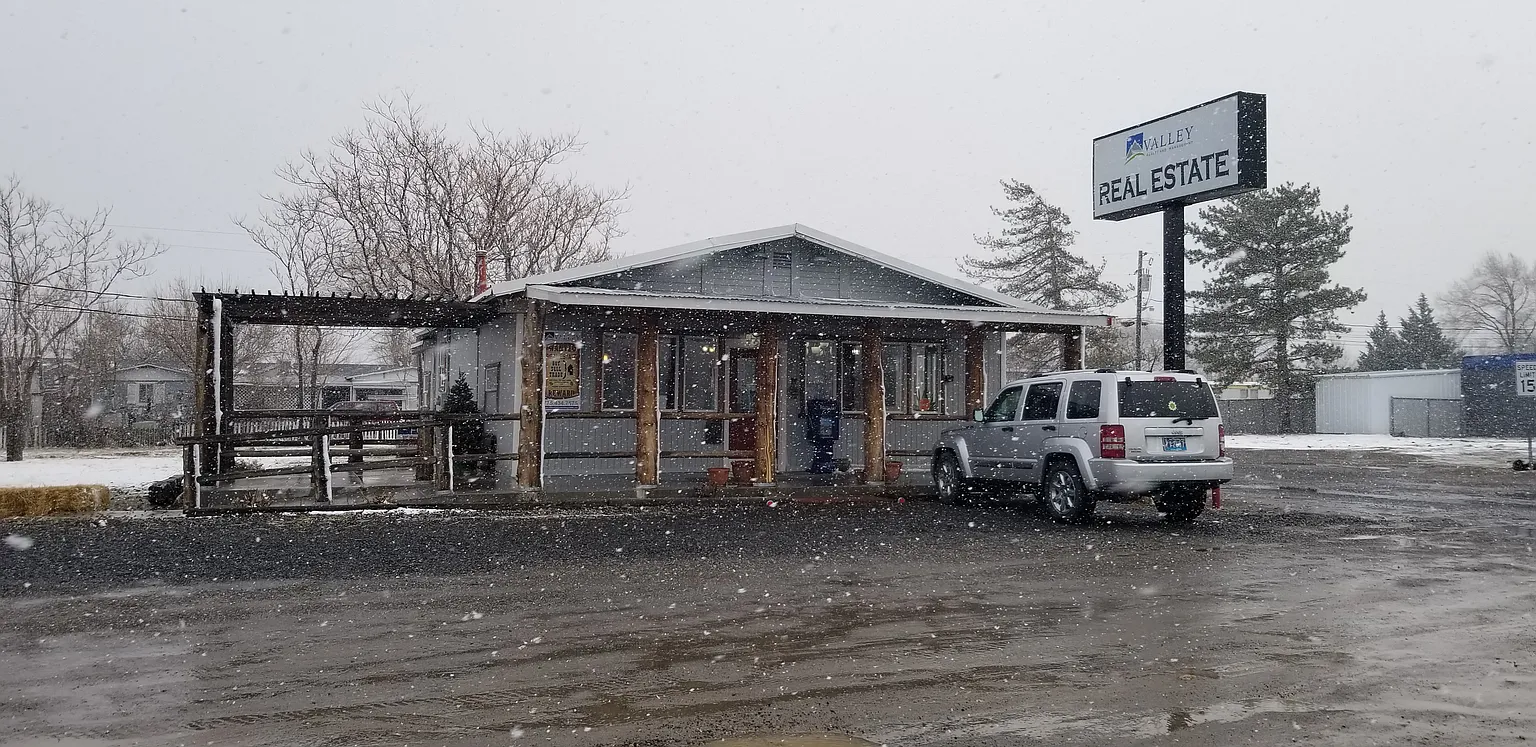 720 Us Highway 50 E photo 1