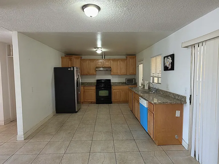 4712 Rip Van Winkle Ln — Photo 7