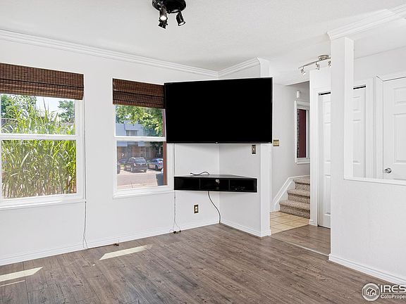 3rd image of 11647 Logan St