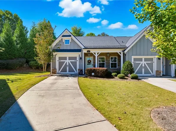 4552 Rutledge Dr, Oakwood, GA 30566