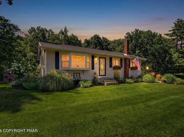 206 Lancelot Dr, Stroudsburg, PA 18360
