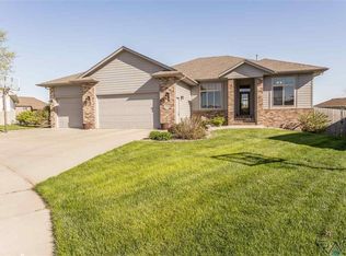 4709 E Mesquite Cir, Sioux Falls, SD 57110