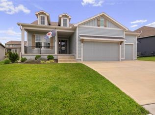 9037 Mesquite St, Shawnee, KS 66227