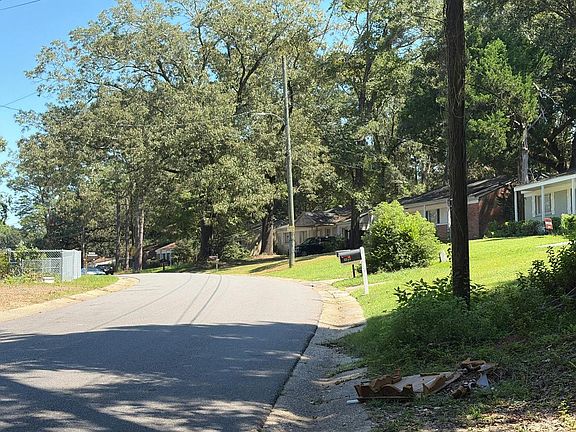 5th image of 4019 Sunnyvale Ln S