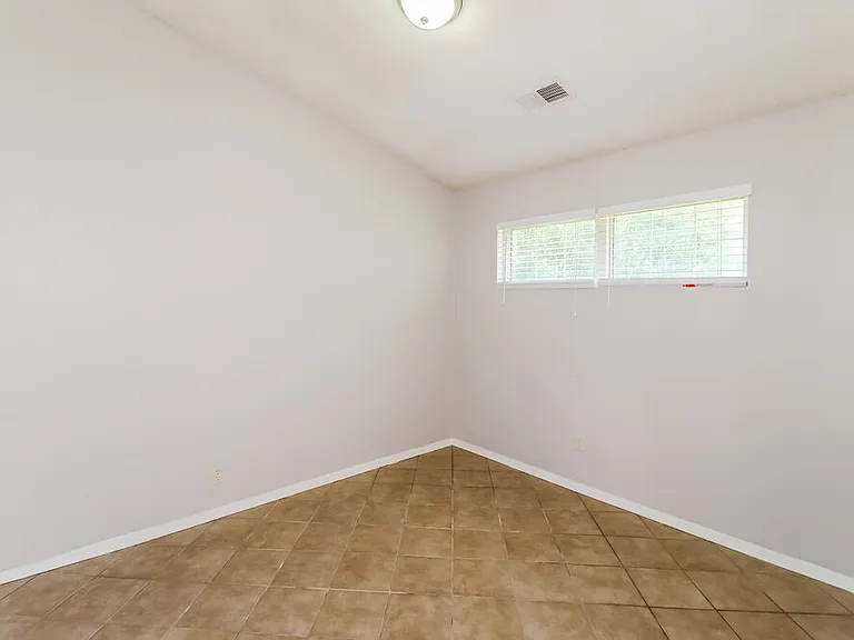 4680 Waterfront Oak Dr — Photo 6