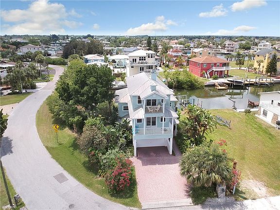 3rd image of 6526 Yvette Dr